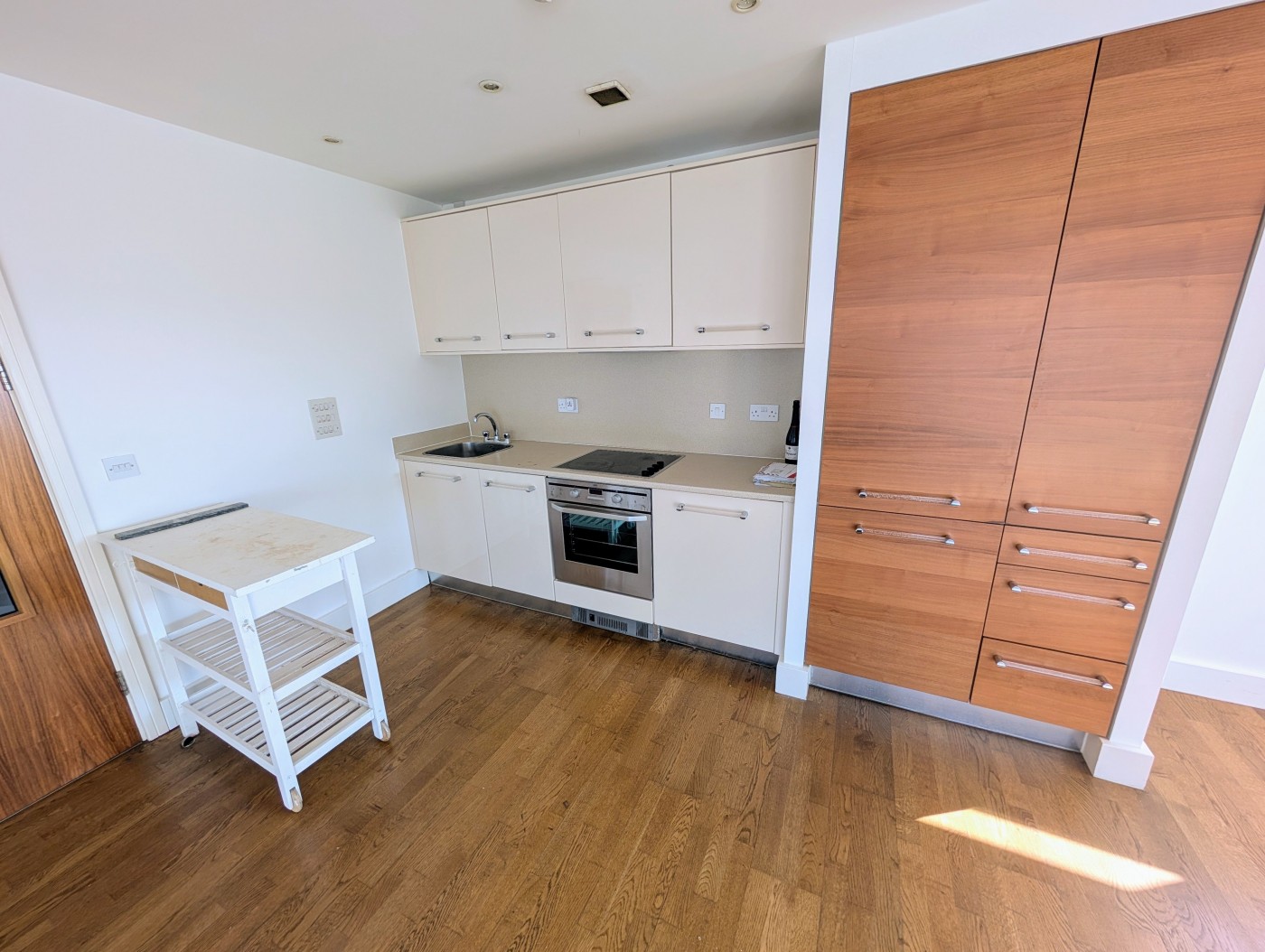 Images for Falcon Drive, Cardiff Bay EAID:freelancer BID:0004-0ac8-83a7-b613