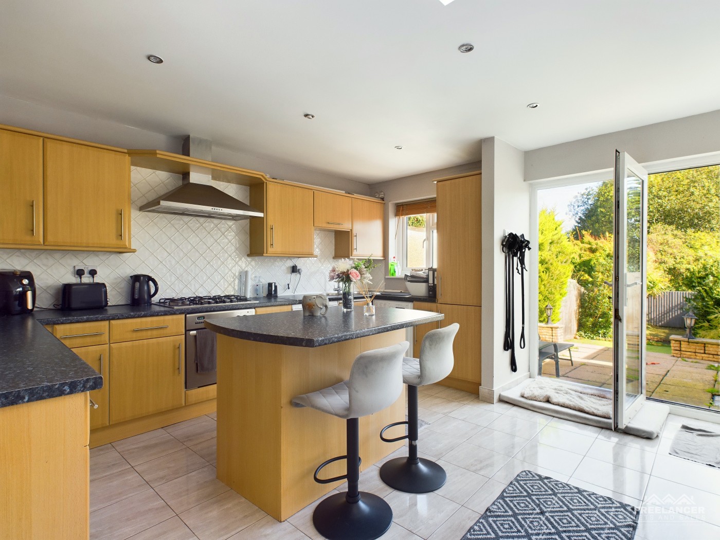 Images for Llantarnam, Cwmbran EAID:freelancer BID:0004-0ac8-83a7-b613