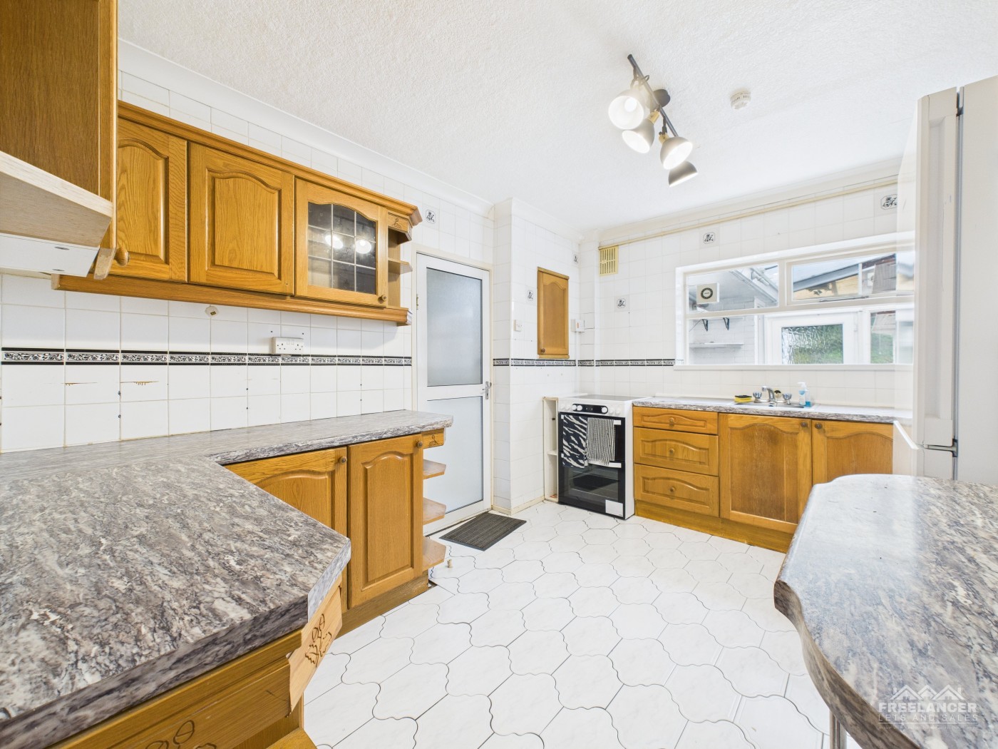 Images for Llantarnam, Cwmbran EAID:freelancer BID:0004-0ac8-83a7-b613