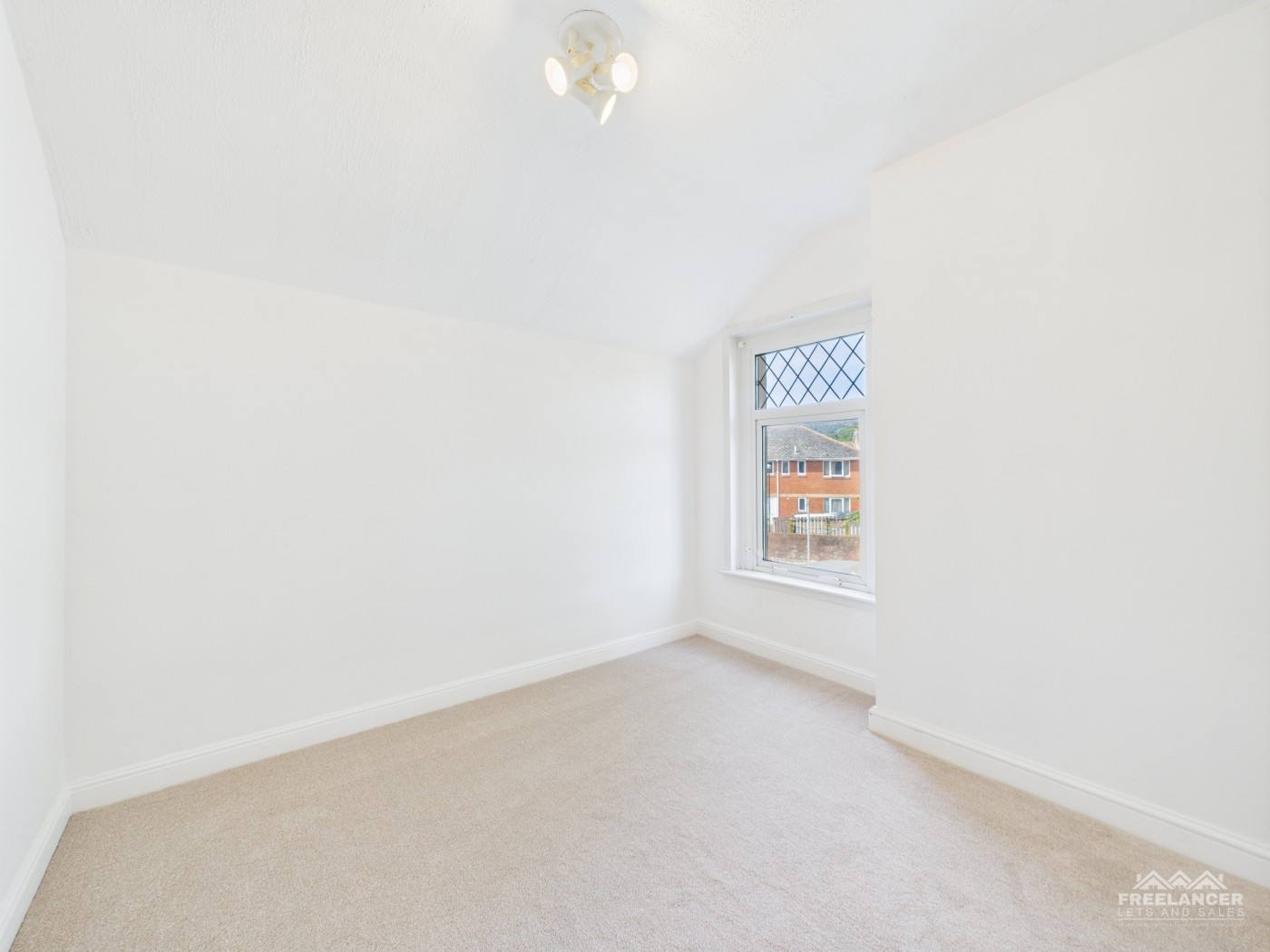 Images for Pontnewydd, Cwmbran EAID:freelancer BID:0004-0ac8-83a7-b613