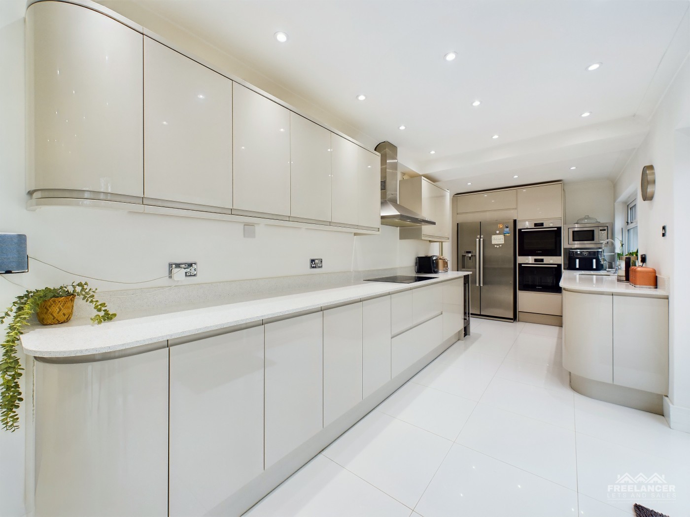 Images for Malpas EAID:freelancer BID:0004-0ac8-83a7-b613