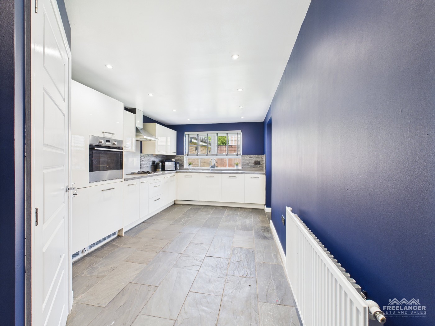 Images for Bettws EAID:freelancer BID:0004-0ac8-83a7-b613