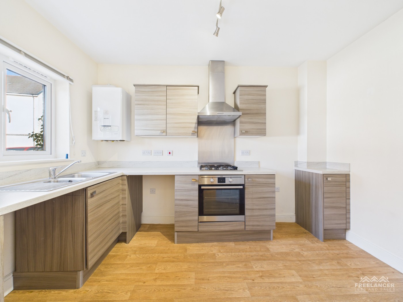 Images for Newport EAID:freelancer BID:0004-0ac8-83a7-b613