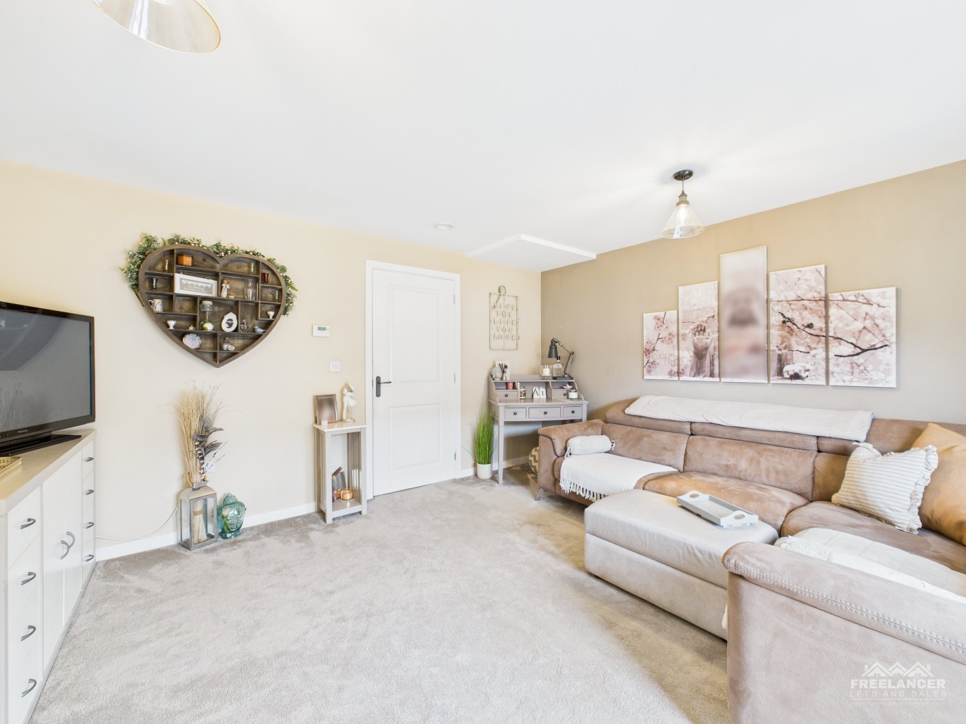 Images for Newport EAID:freelancer BID: