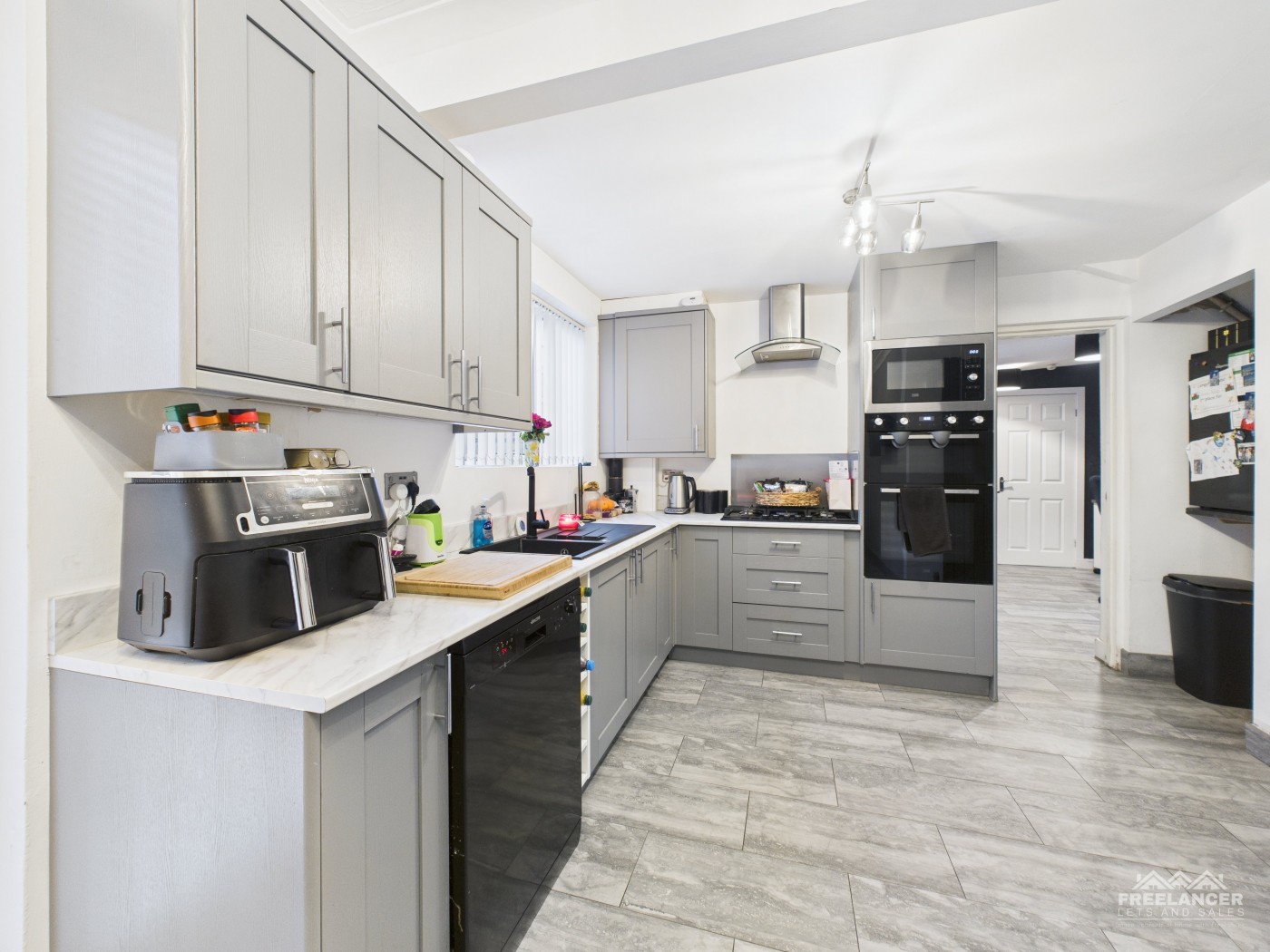 Images for Newport EAID:freelancer BID:0004-0ac8-83a7-b613