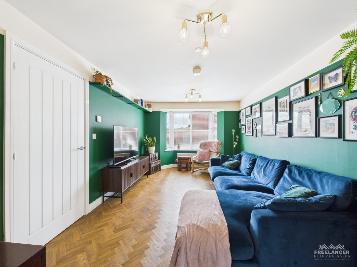 Images for St Dials, Cwmbran EAID:freelancer BID:0004-0ac8-83a7-b613