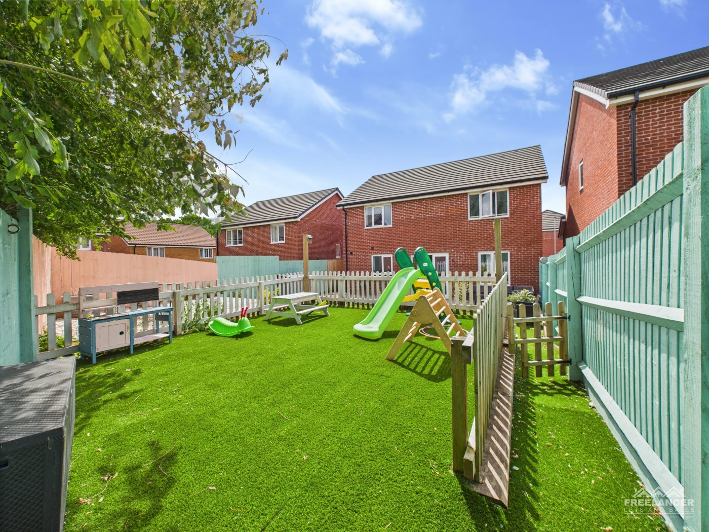Images for St Dials, Cwmbran EAID:freelancer BID:0004-0ac8-83a7-b613